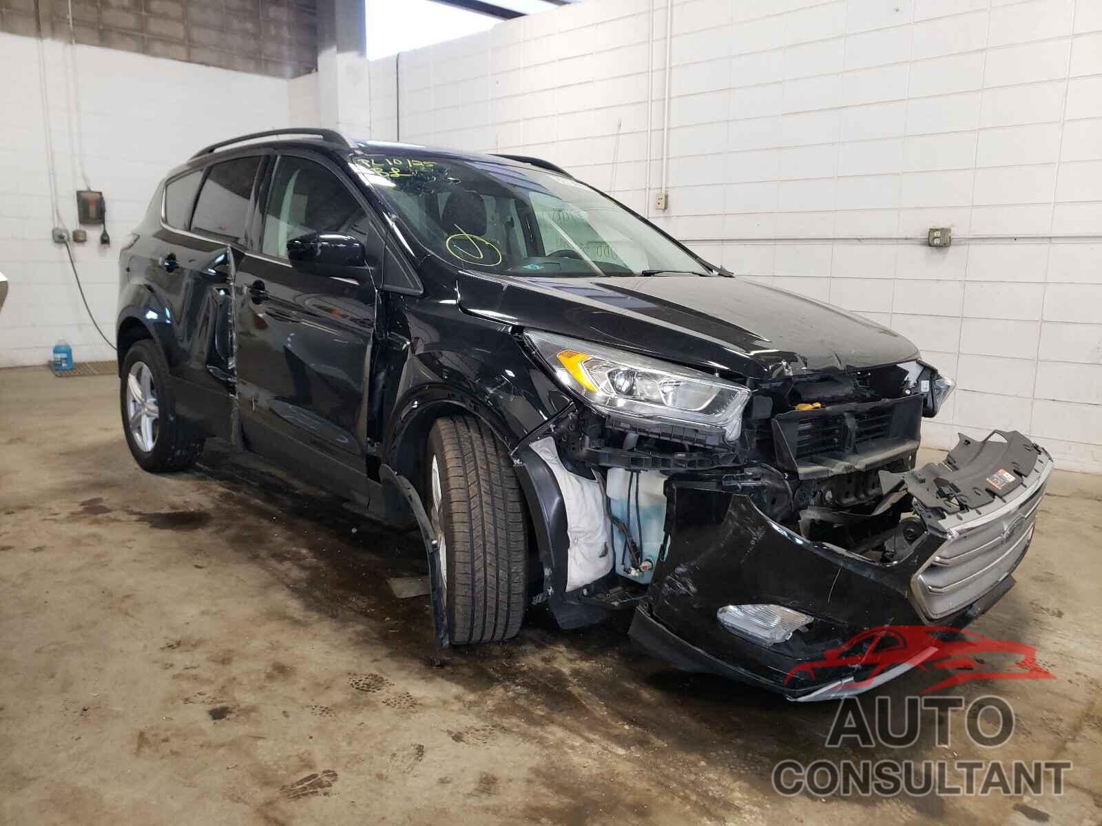 FORD ESCAPE 2017 - 1FMCU0GD6HUB02610