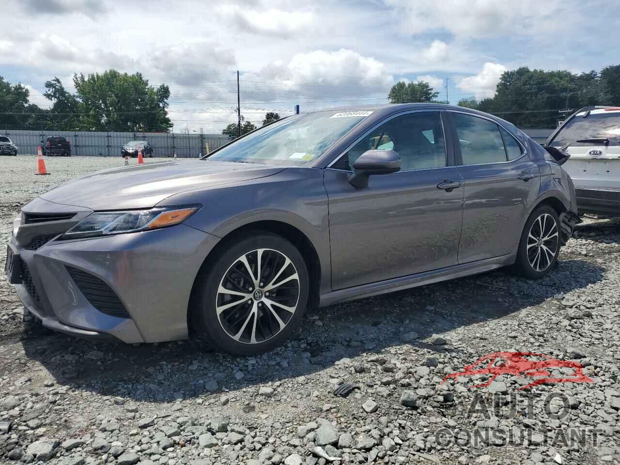 TOYOTA CAMRY 2018 - 4T1B11HK6JU106752
