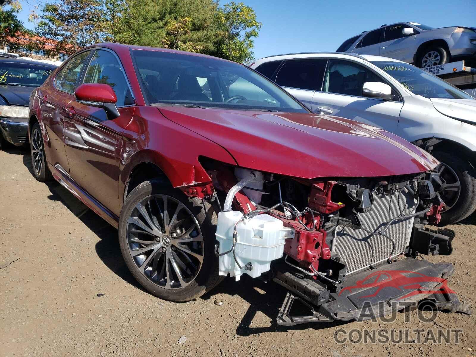 TOYOTA CAMRY 2018 - 4T1B11HK2JU613292
