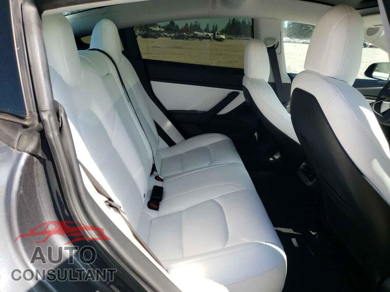 TESLA MODEL 3 2018 - 5YJ3E1EA3JF166411
