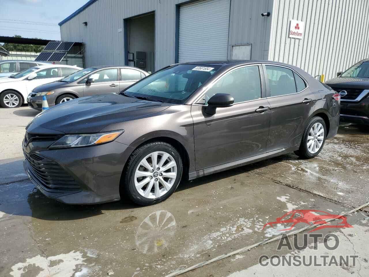 TOYOTA CAMRY 2018 - 4T1B11HK3JU635317