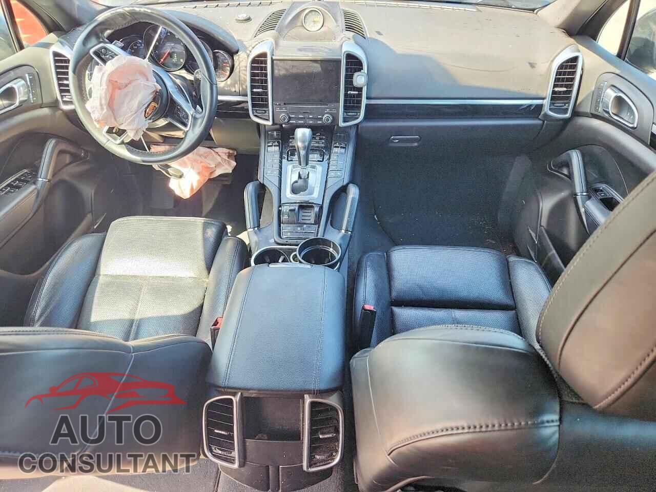 PORSCHE CAYENNE 2018 - WP1AA2A21JKA06701