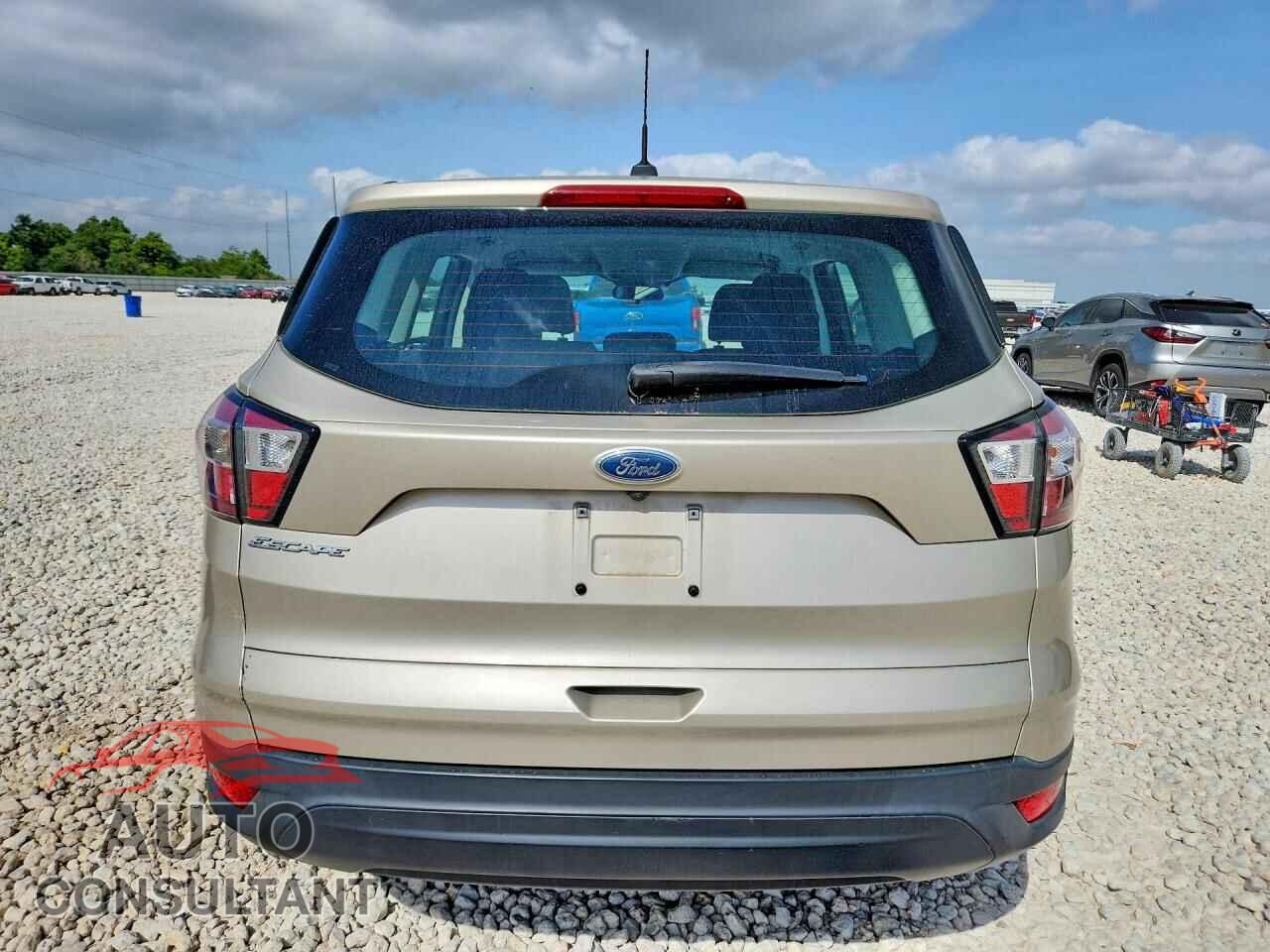 FORD ESCAPE 2017 - 1FMCU0F79HUE07921