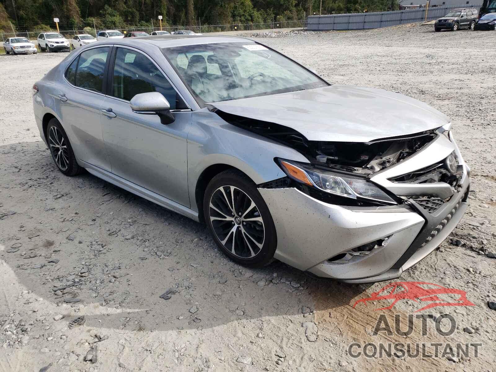TOYOTA CAMRY 2018 - 4T1B11HK2JU126304