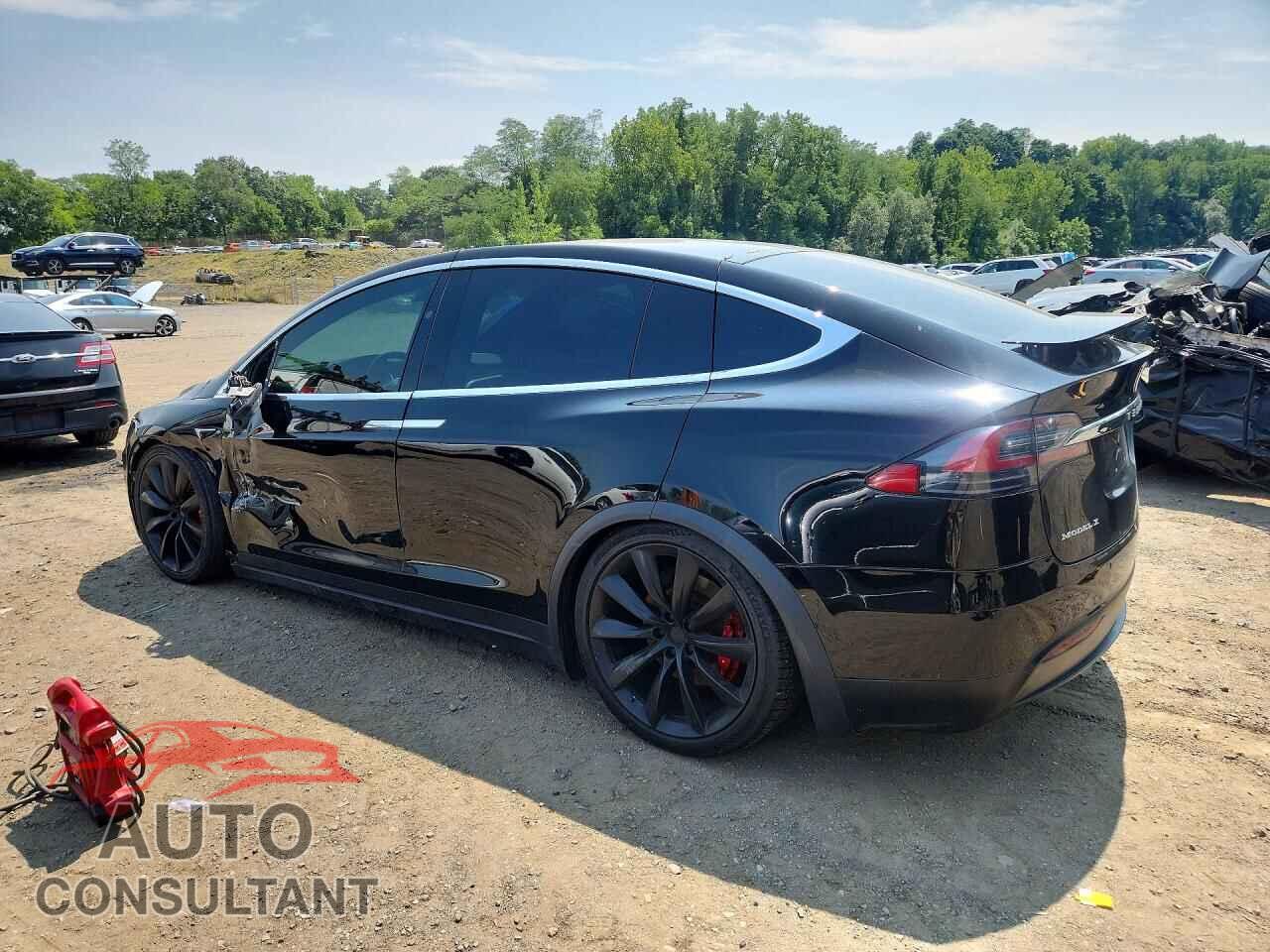 TESLA MODEL X 2017 - 5YJXCBE42HF051851