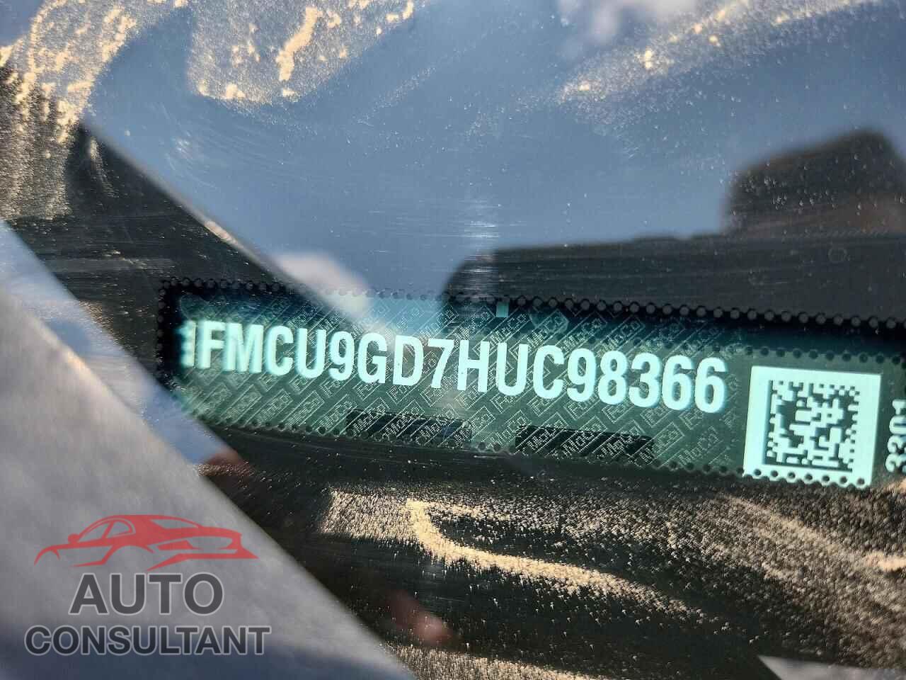 FORD ESCAPE 2017 - 1FMCU9GD7HUC98366