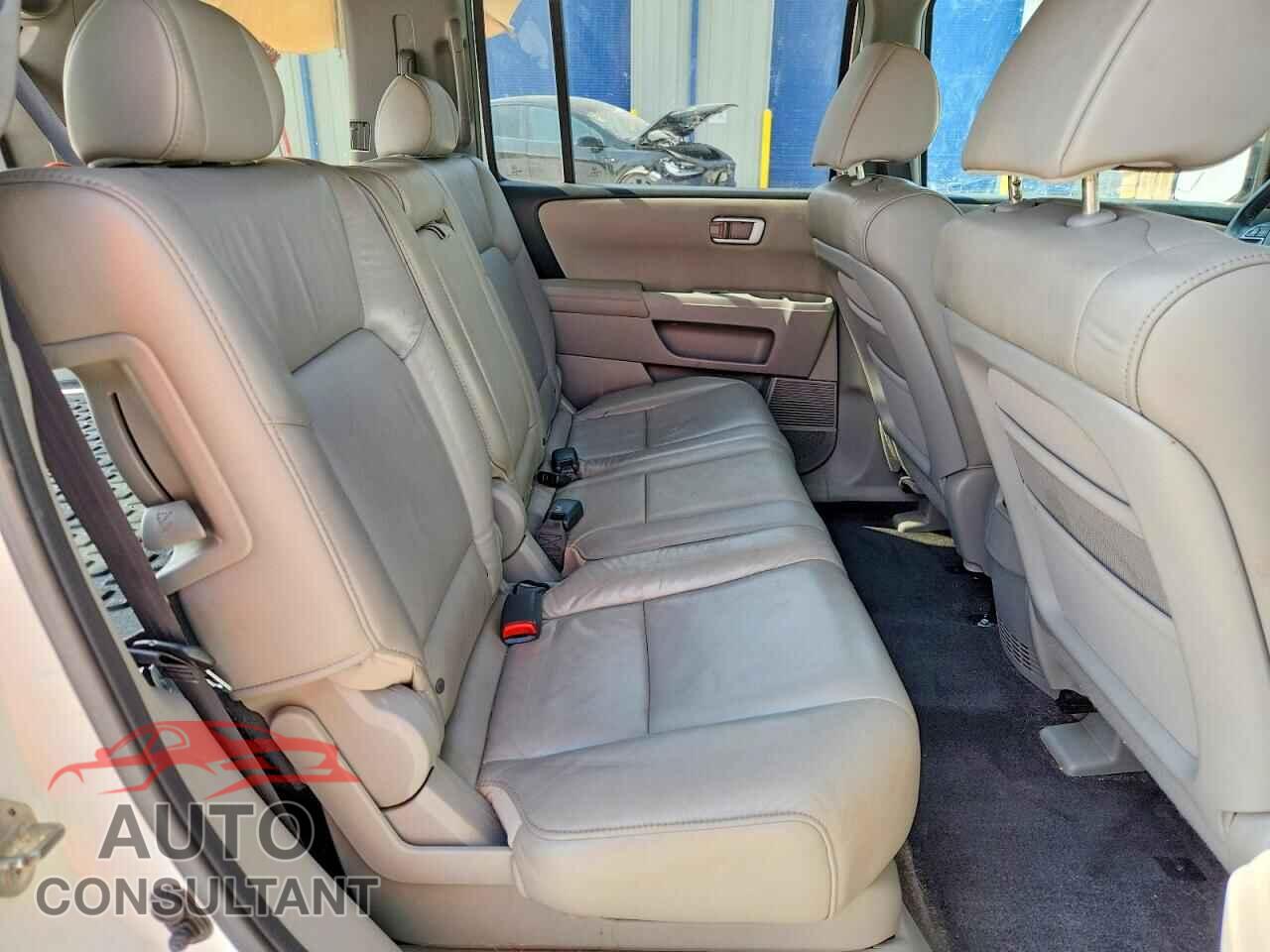 HONDA PILOT 2011 - 5FNYF3H7XBB040420