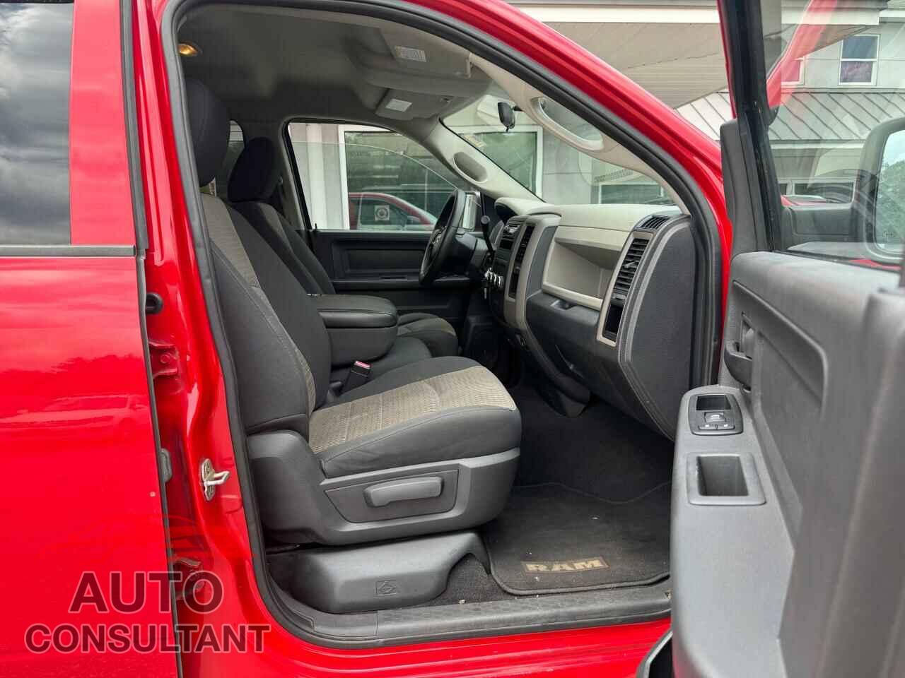 DODGE RAM 1500 2012 - 1C6RD7FT9CS120806