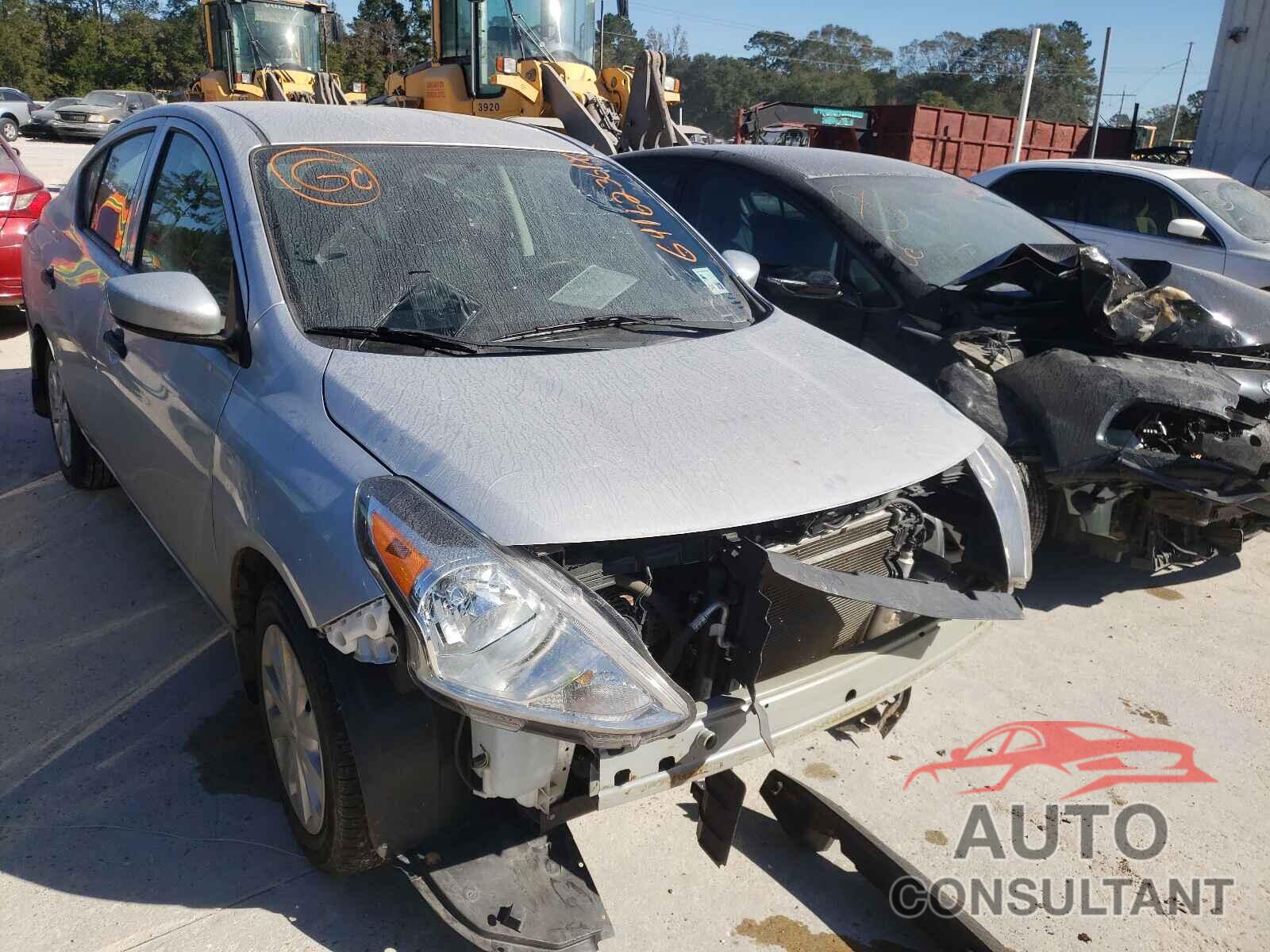 NISSAN VERSA 2019 - 3N1CN7AP6KL814603