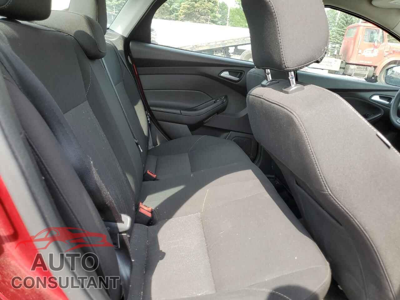 FORD FOCUS 2017 - 1FADP3F25HL220001
