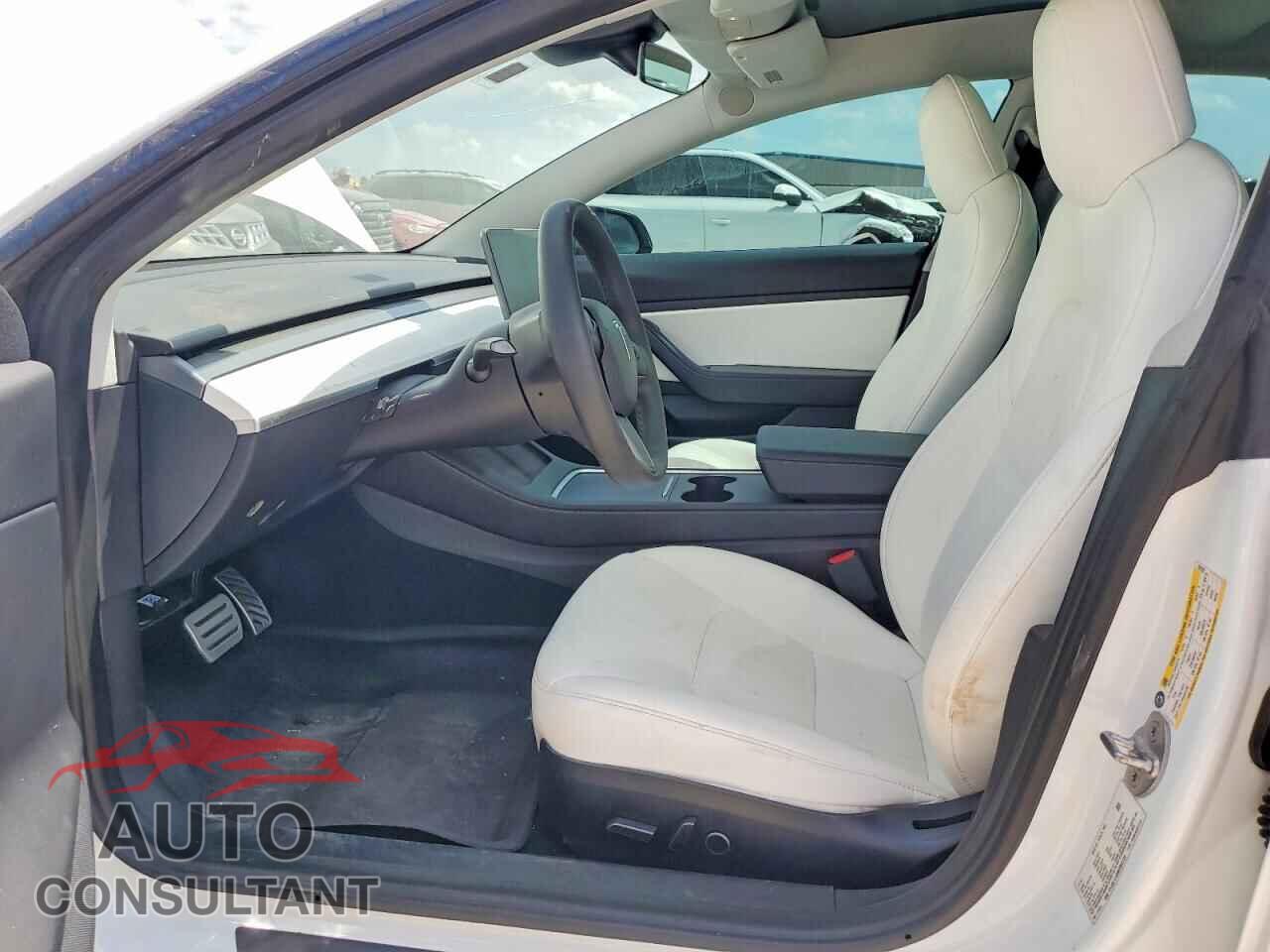TESLA MODEL 3 2021 - 5YJ3E1EA5MF853720