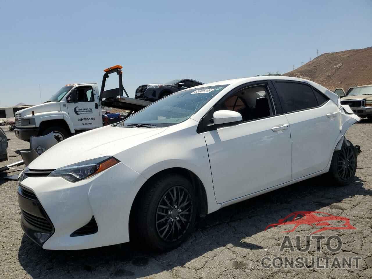 TOYOTA COROLLA 2018 - 5YFBURHEXJP745850