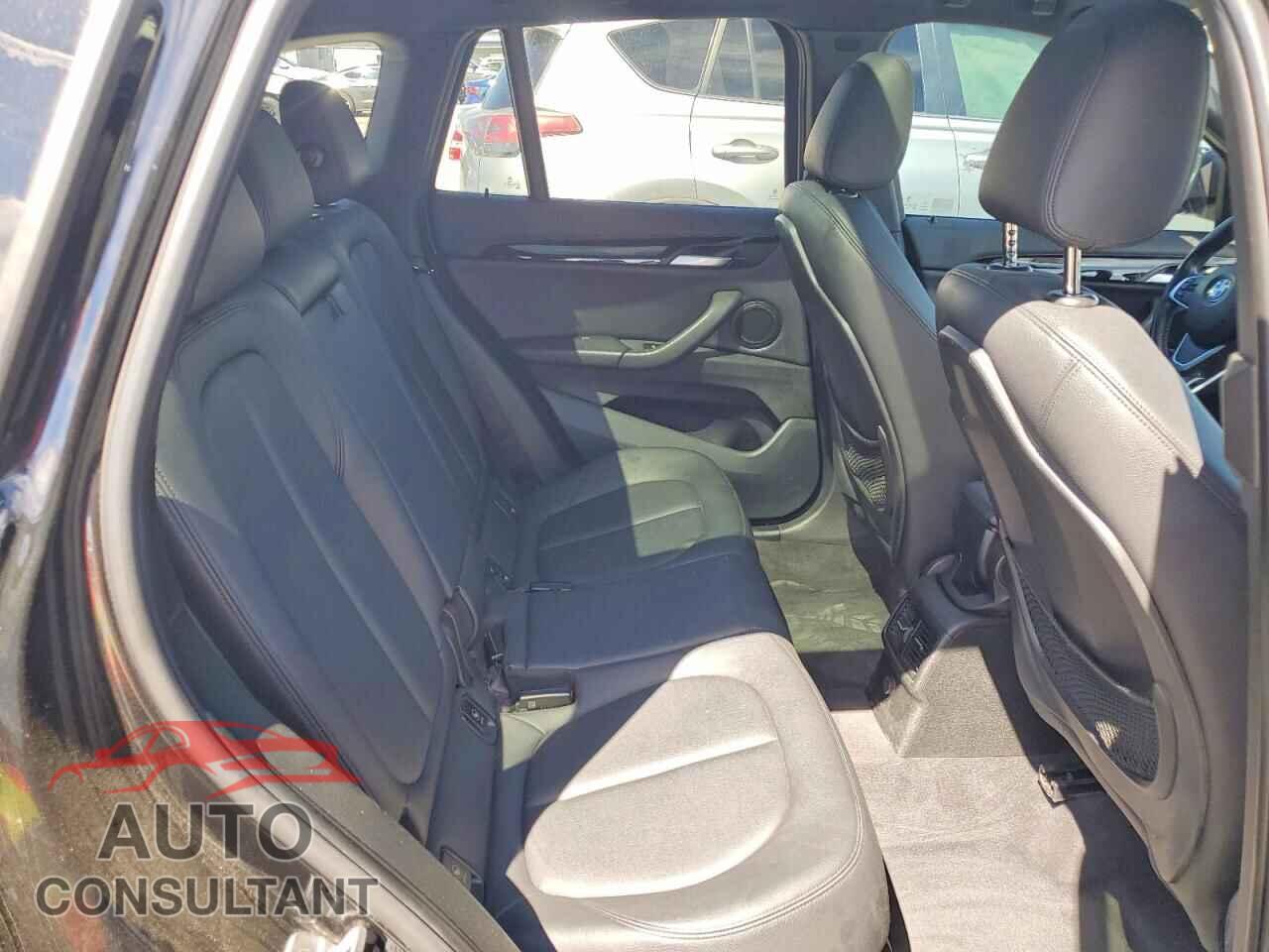 BMW X1 2016 - WBXHT3C34GP888564