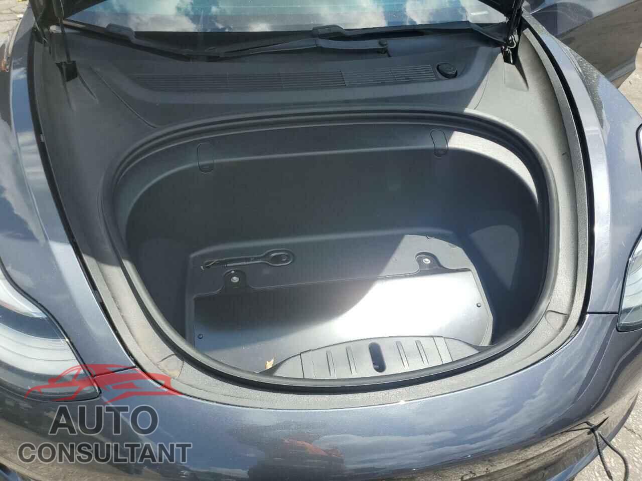 TESLA MODEL 3 2018 - 5YJ3E1EB9JF183965