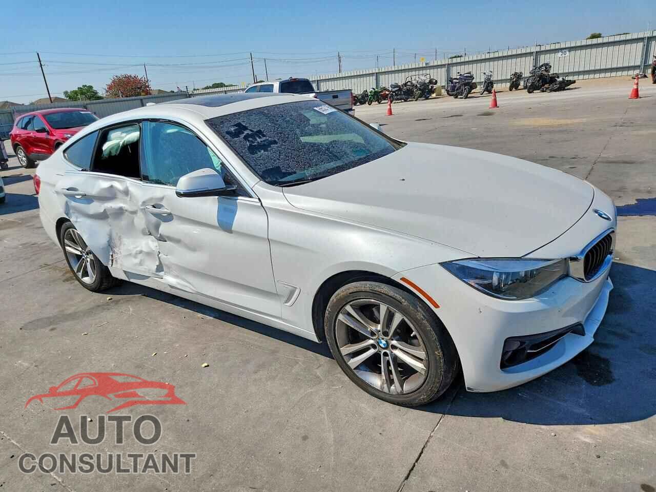 BMW 3 SERIES 2018 - WBA8Z9C55JG828362