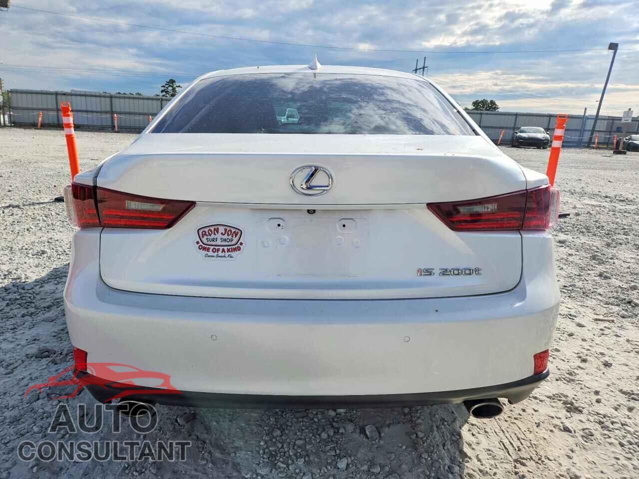 LEXUS IS 2016 - JTHBA1D28G5022248