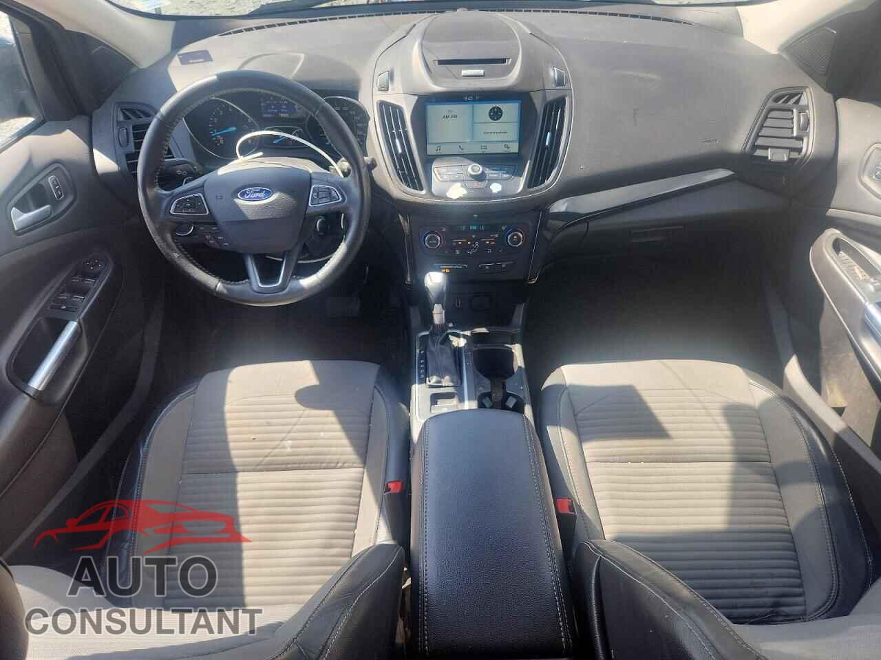 FORD ESCAPE 2017 - 1FMCU9GD2HUA34407