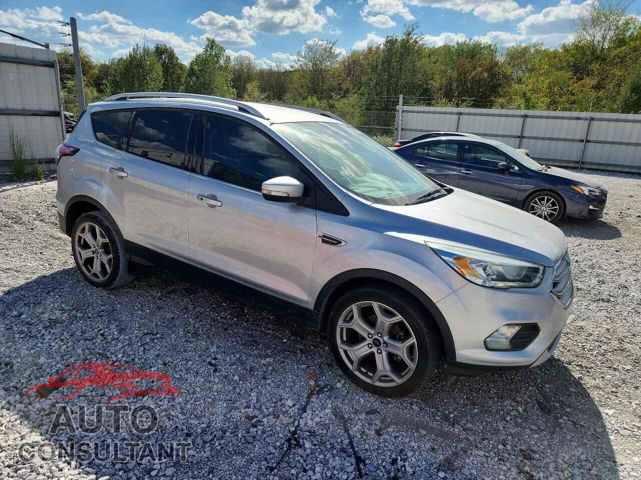 FORD ESCAPE 2017 - 1FMCU0JD3HUD48961