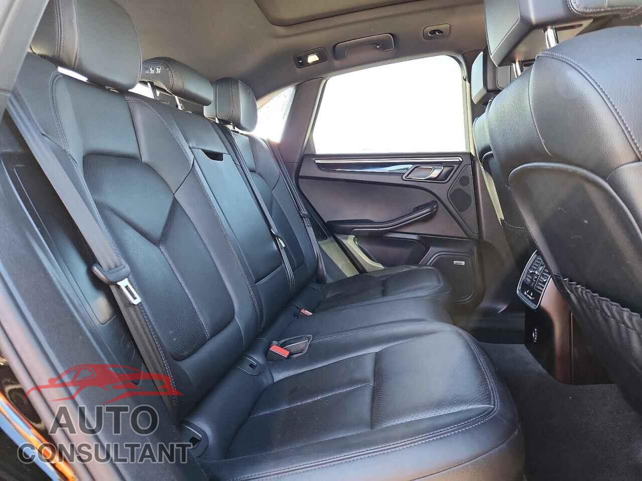 PORSCHE MACAN 2018 - WP1AA2A57JLB00747