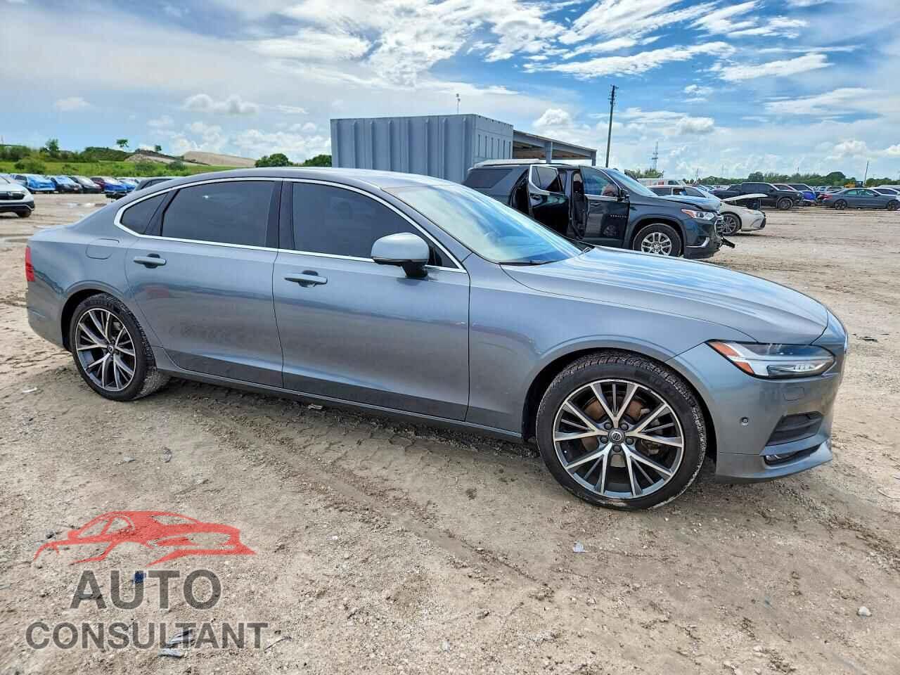 VOLVO S90 2018 - LVY982AK3JP004380