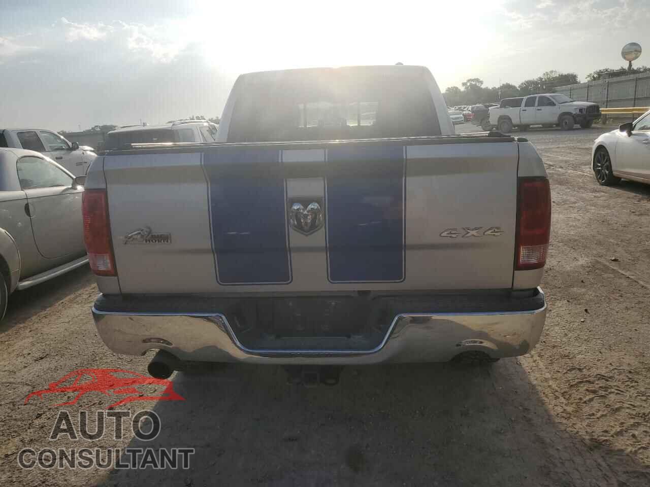 DODGE RAM 1500 2012 - 1C6RD7LT8CS221257