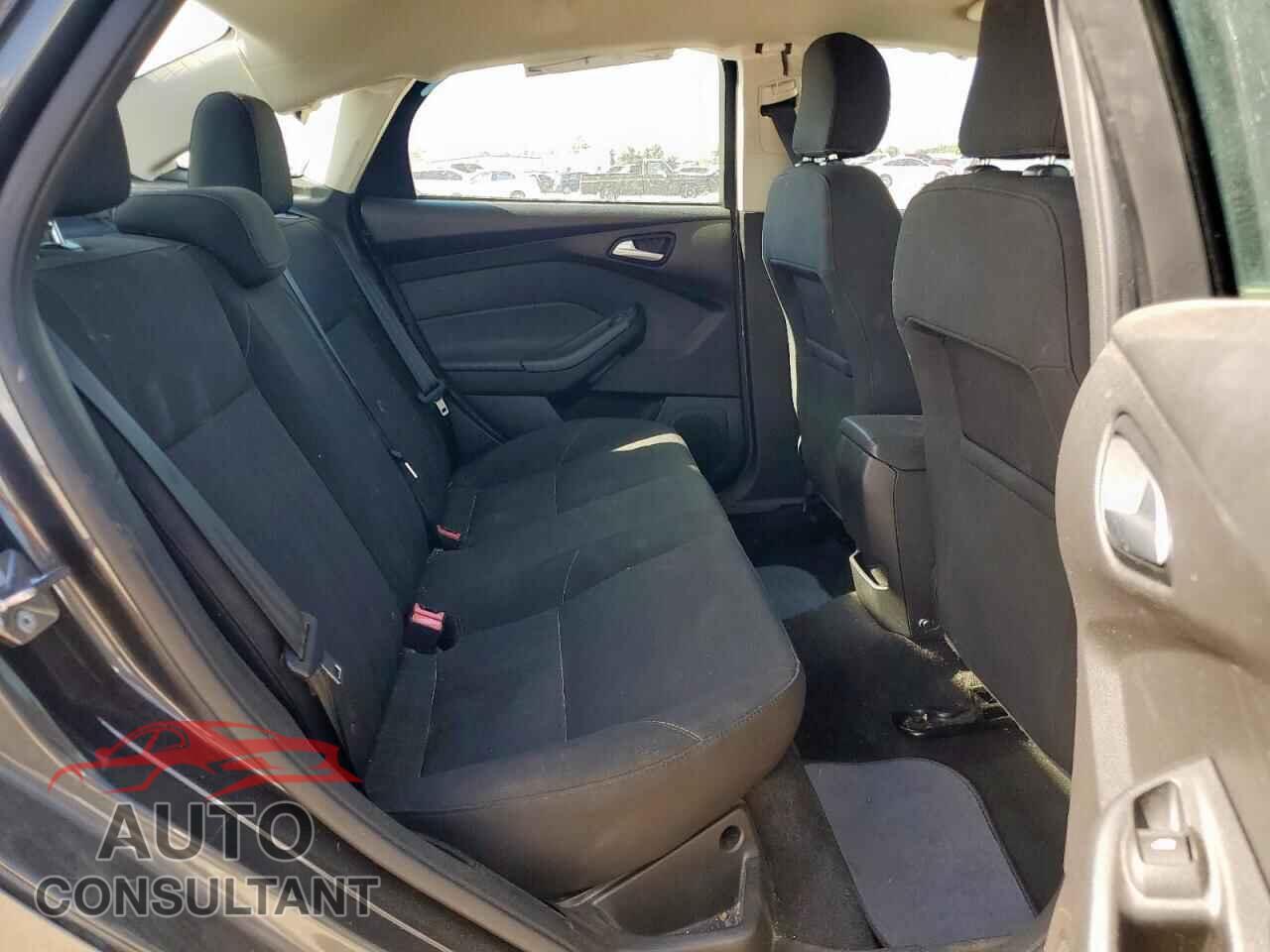 FORD FOCUS 2017 - 1FADP3FE3HL303341