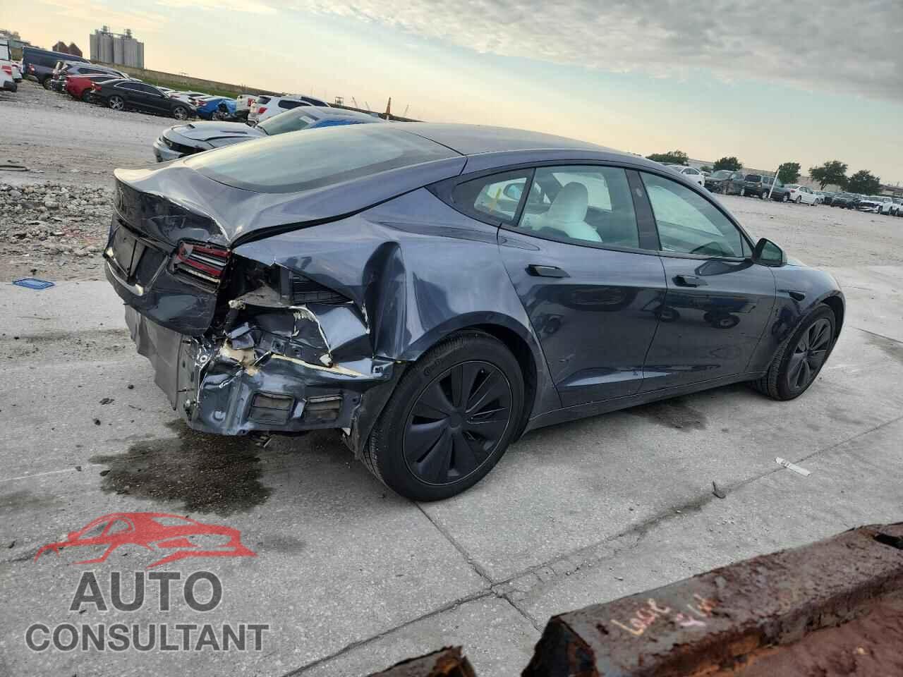 TESLA MODEL S 2023 - 5YJSA1E5XPF499188