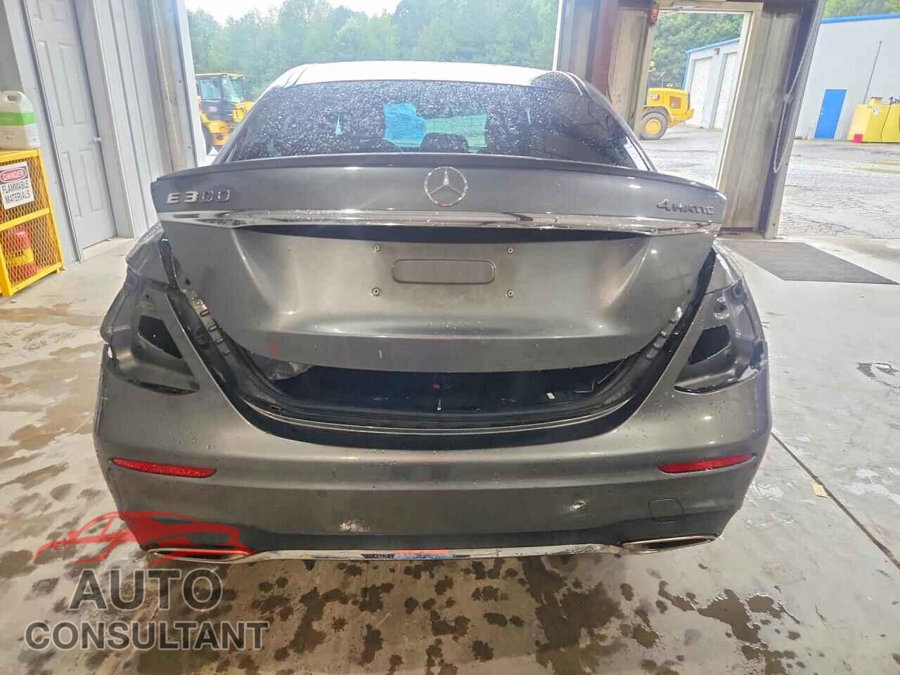 MERCEDES-BENZ E-CLASS 2017 - WDDZF4KB3HA049975