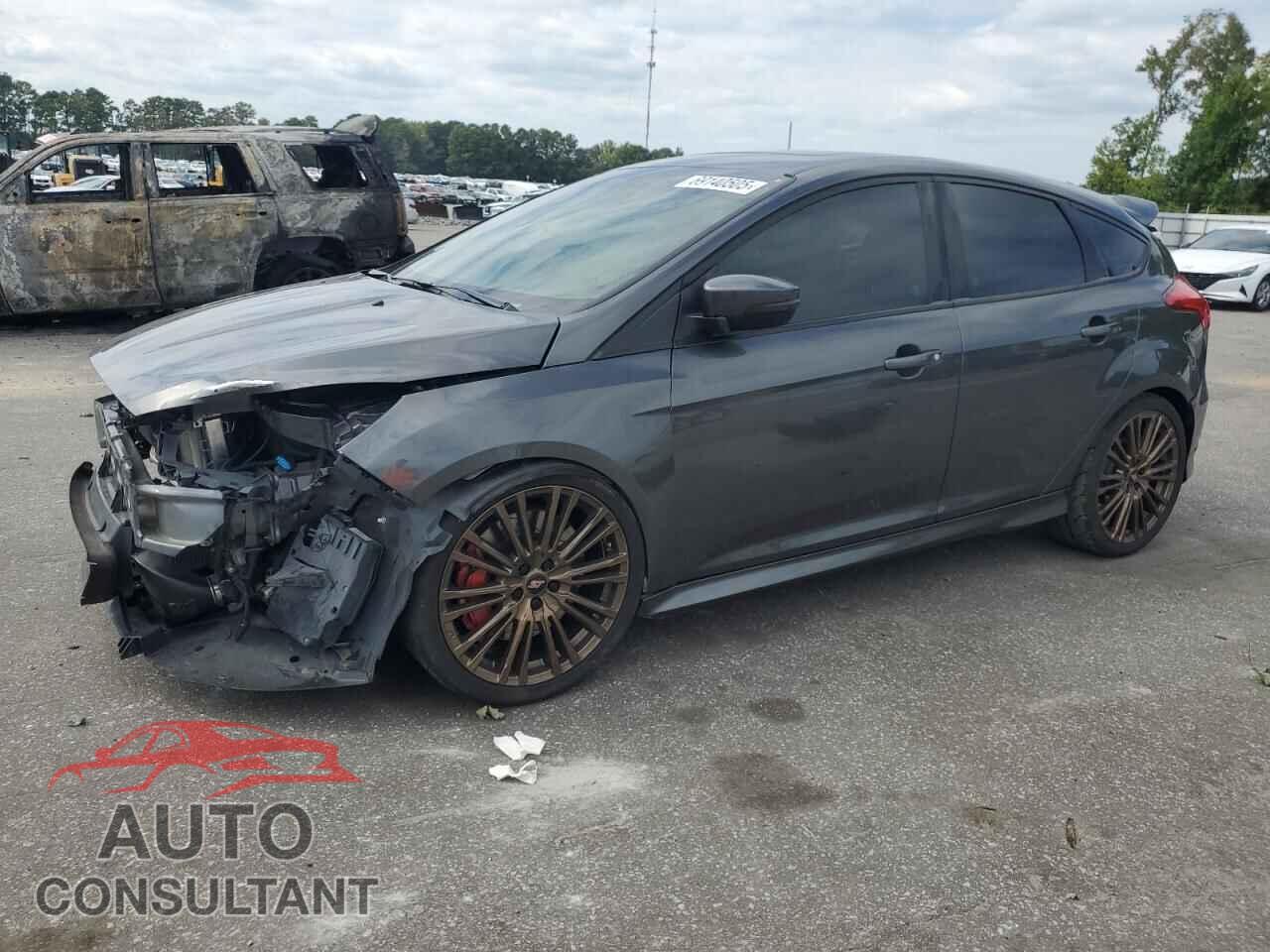 FORD FOCUS 2017 - 1FADP3L96HL229338