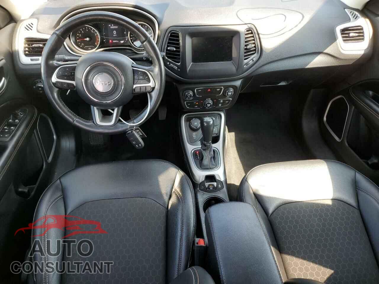 JEEP COMPASS 2020 - 3C4NJDBB7LT117543