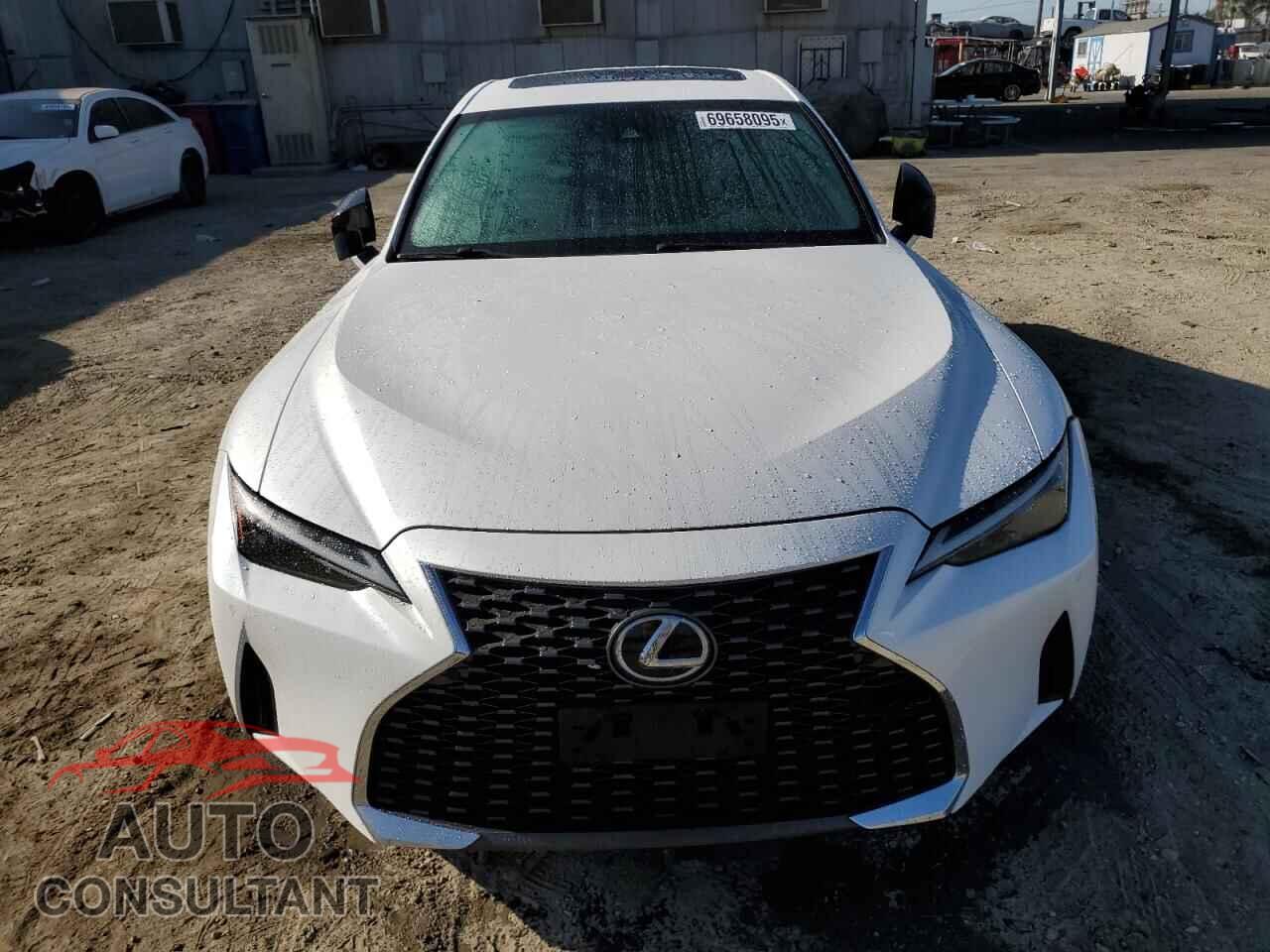 LEXUS IS 2021 - JTHCA1D2XM5115076