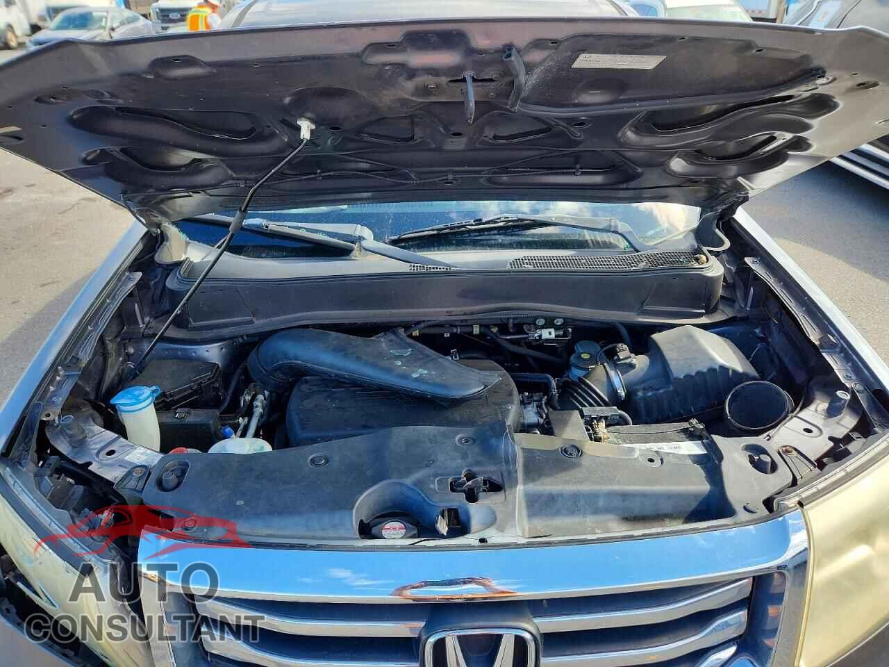 HONDA PILOT 2015 - 5FNYF3H24FB030749