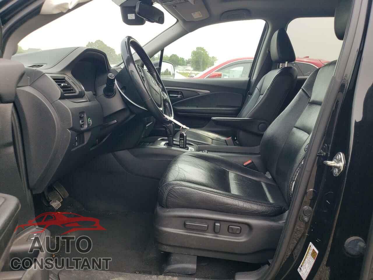 HONDA PILOT 2017 - 5FNYF6H68HB014660