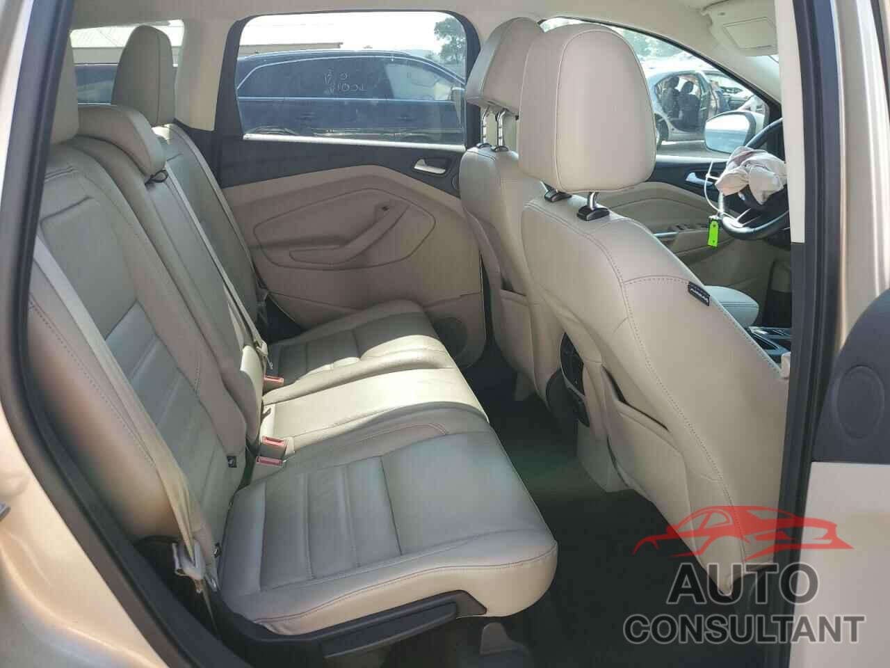 FORD ESCAPE 2017 - 1FMCU9J98HUB57598