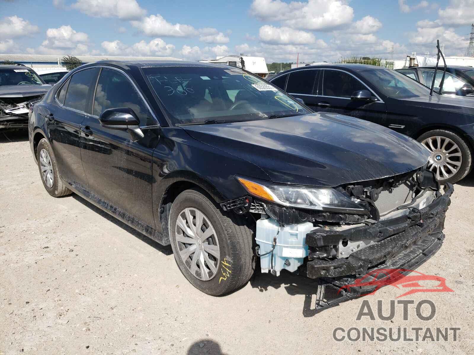TOYOTA CAMRY 2018 - 4T1B11HK0JU049867