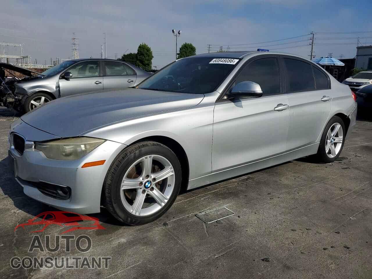 BMW 3 SERIES 2013 - WBA3C1G53DNR44988
