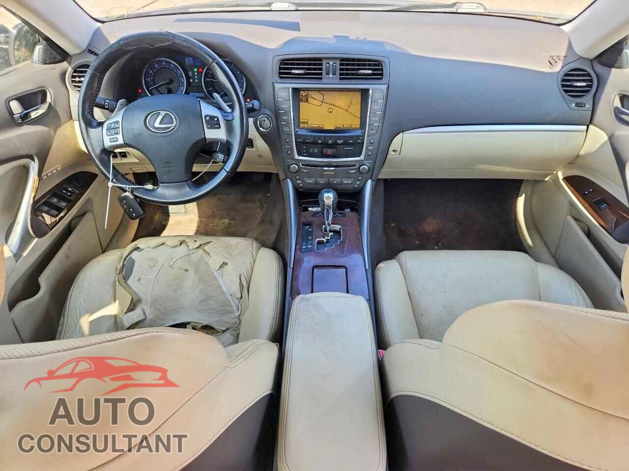 LEXUS IS 2011 - JTHCF5C29B5047540