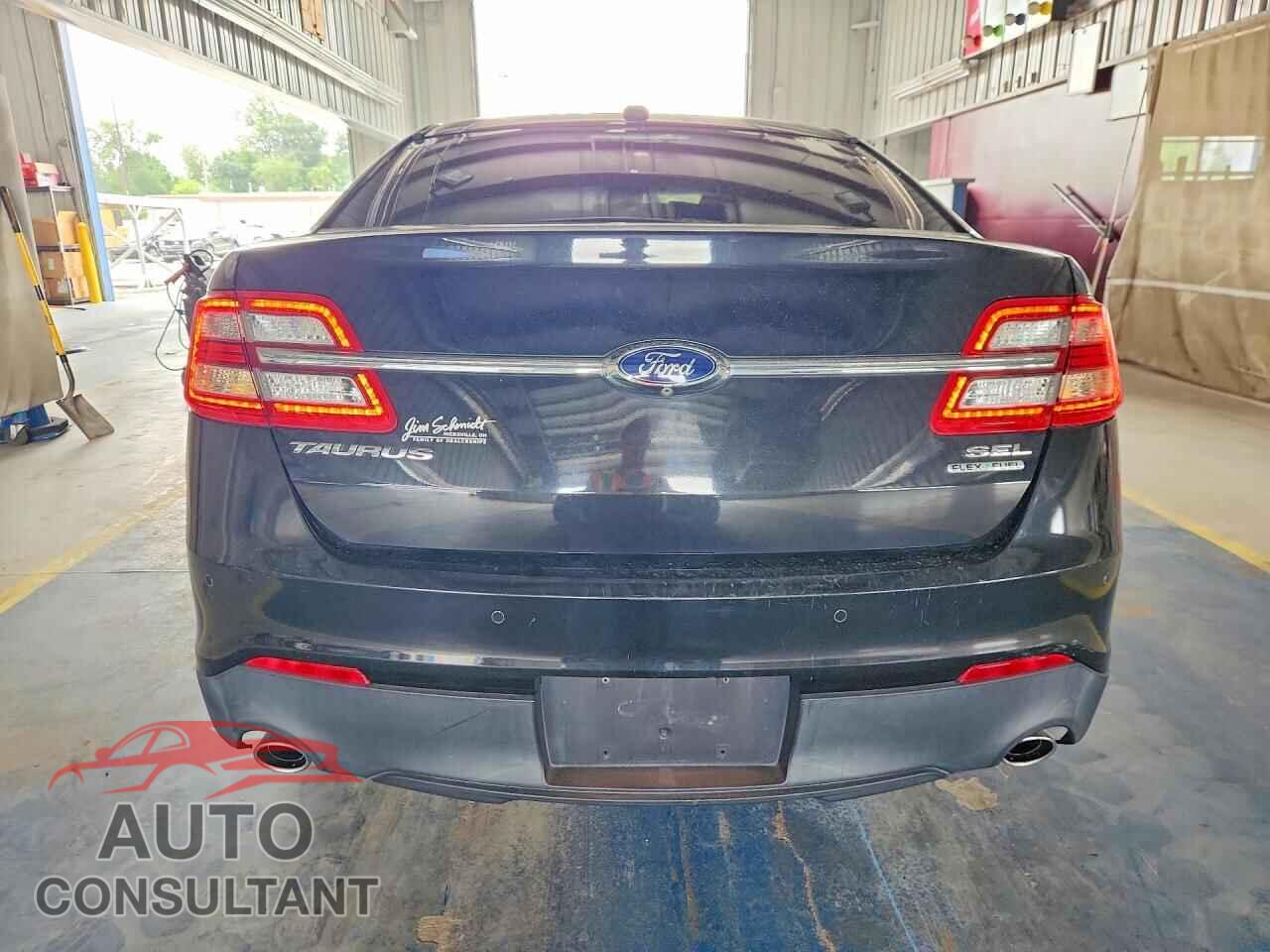 FORD TAURUS 2015 - 1FAHP2E80FG118077