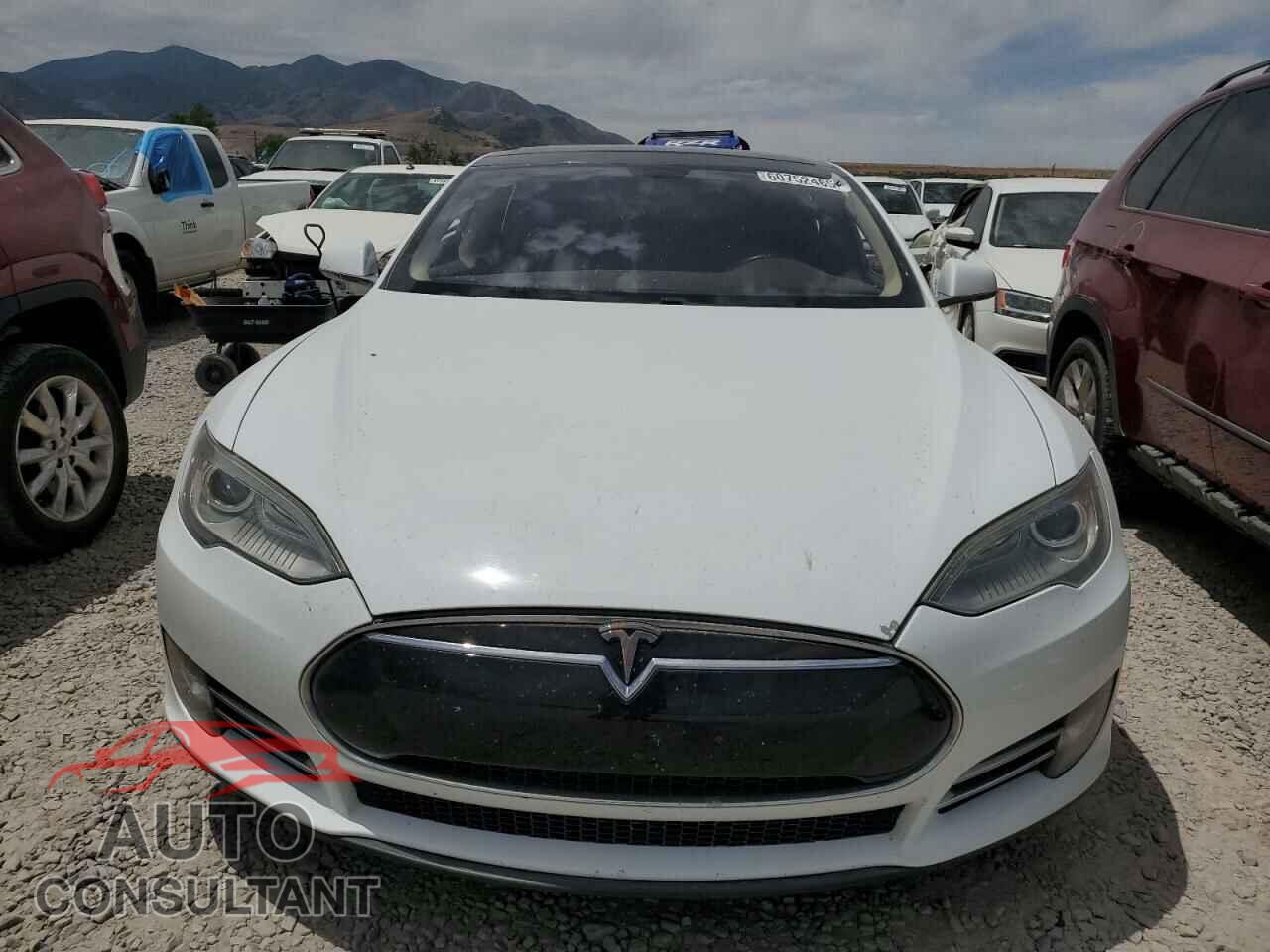 TESLA MODEL S 2013 - 5YJSA1CN6DFP17206