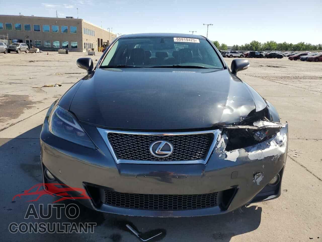 LEXUS IS 2011 - JTHCF5C29B2035471