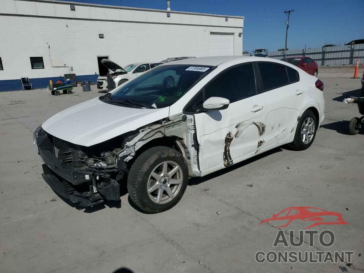 KIA FORTE 2018 - 3KPFK4A72JE243485