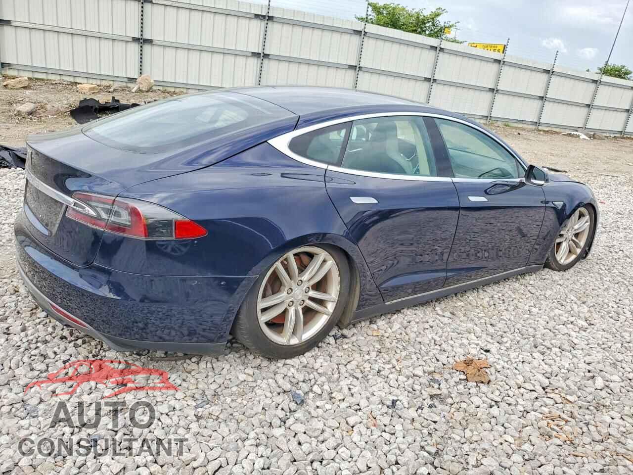 TESLA MODEL S 2013 - 5YJSA1CG2DFP03773