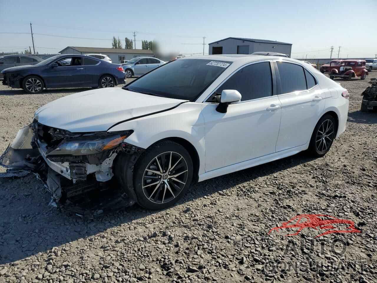 TOYOTA CAMRY 2022 - 4T1T11BK5NU059295