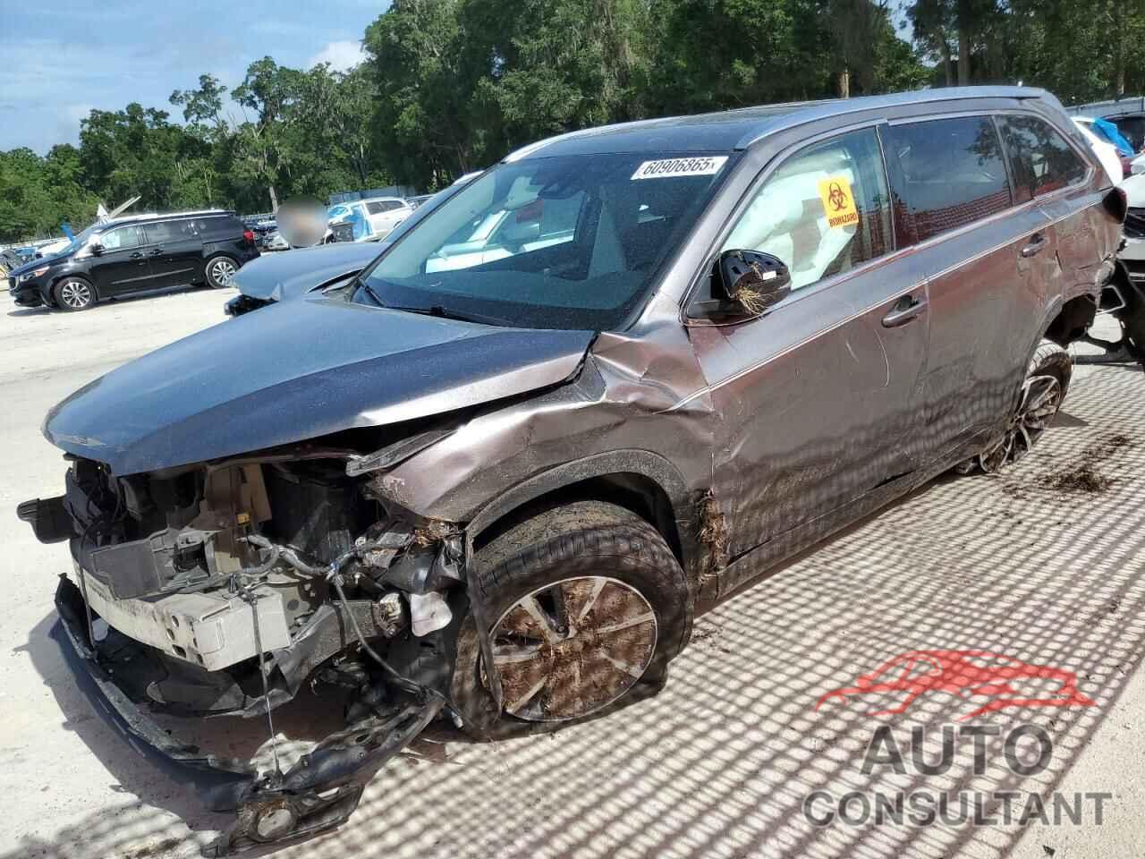 TOYOTA HIGHLANDER 2018 - 5TDJZRFH9JS486835