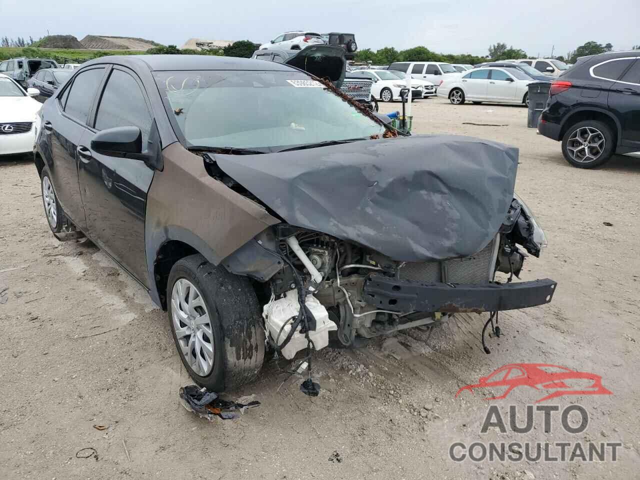 TOYOTA COROLLA 2018 - 5YFBURHE7JP803249