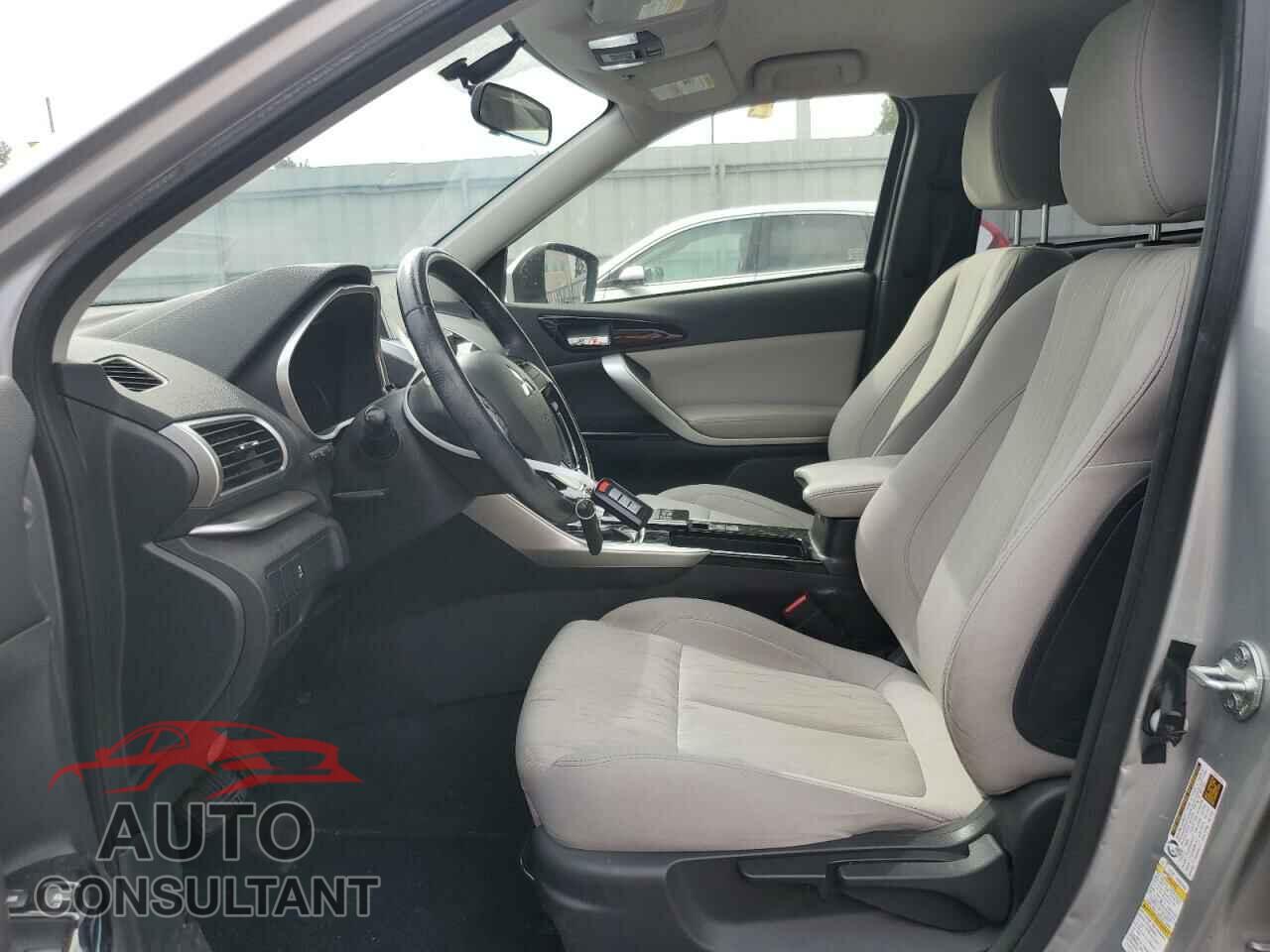 MITSUBISHI ECLIPSE 2018 - JA4AT5AA9JZ041654