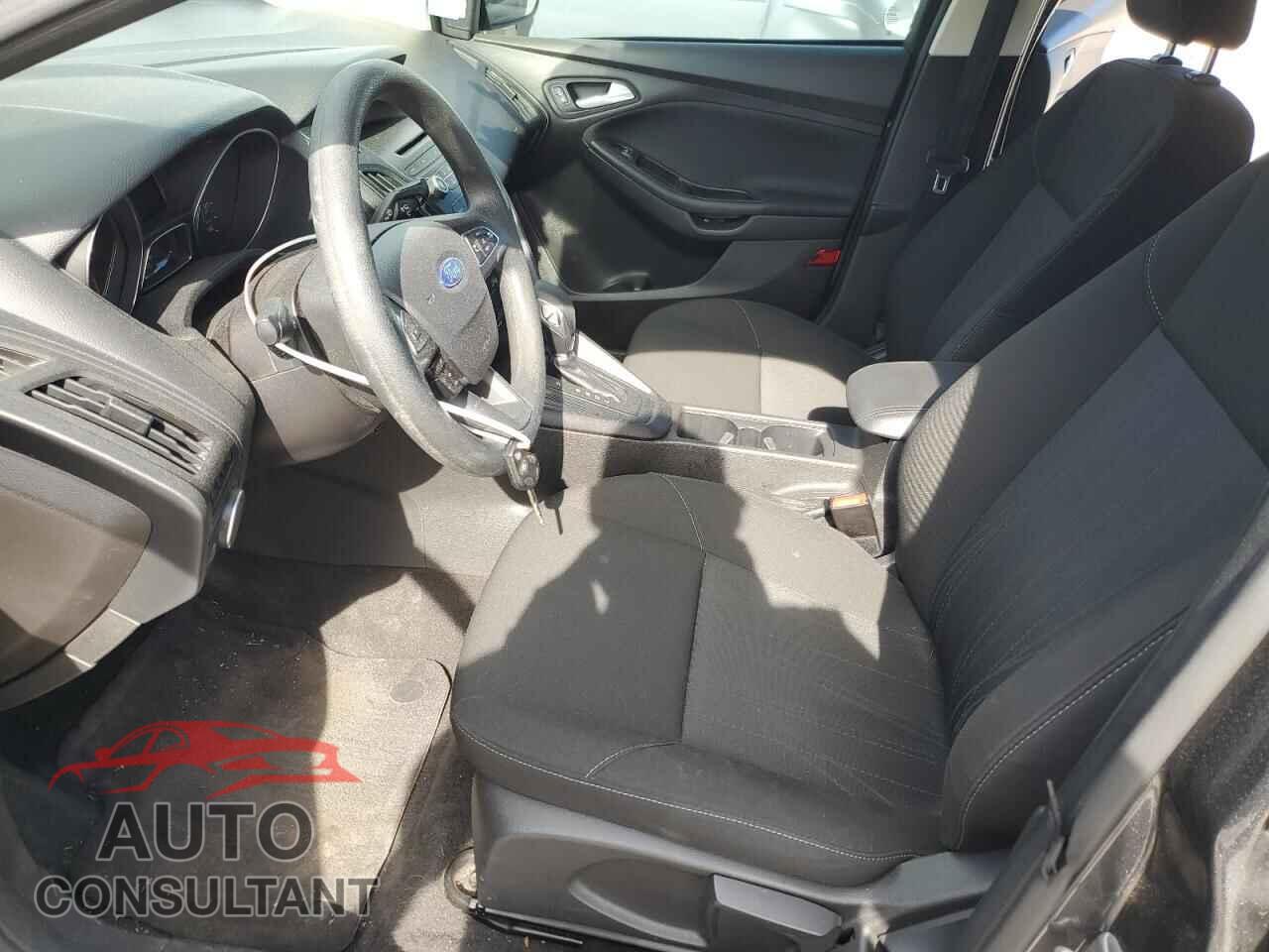 FORD FOCUS 2017 - 1FADP3F28HL244258