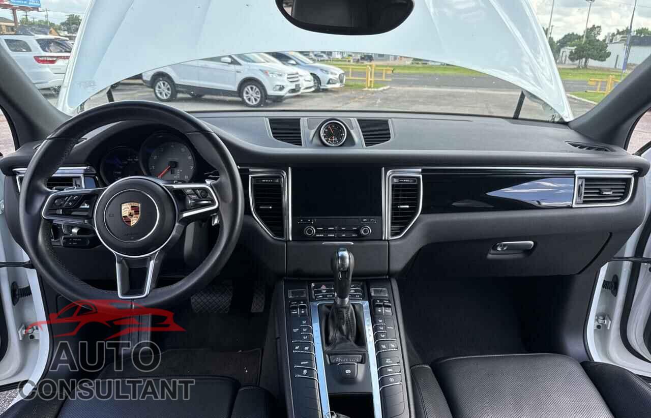 PORSCHE MACAN 2017 - WP1AB2A58HLB10811