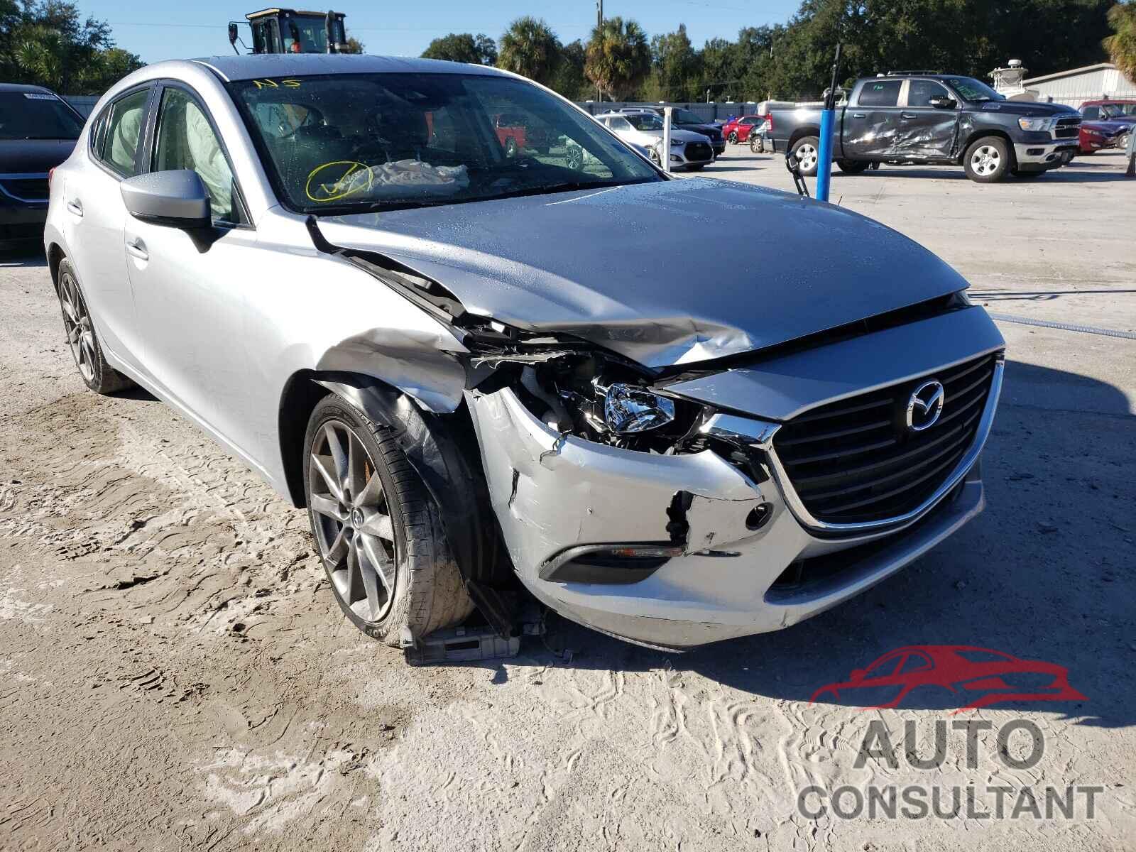 MAZDA 3 2018 - 3MZBN1L36JM206327