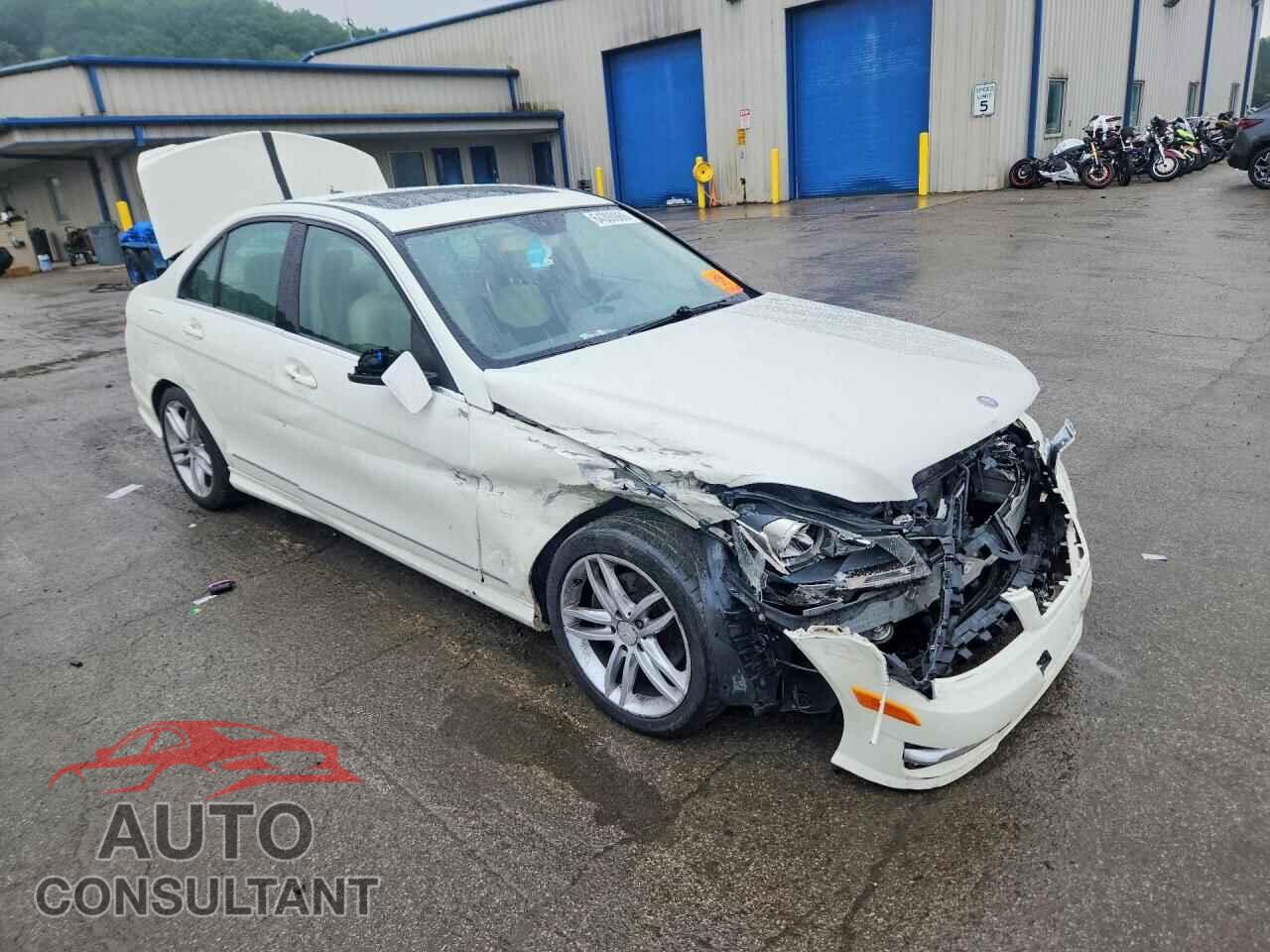 MERCEDES-BENZ C-CLASS 2012 - WDDGF8BBXCF916363